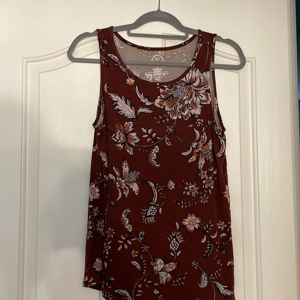 Maurice’s size medium tank top